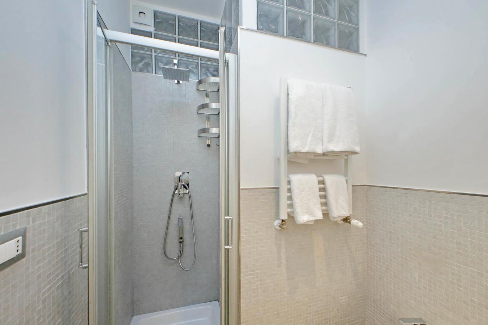Ych-trendy Flat Near Marconi Rom